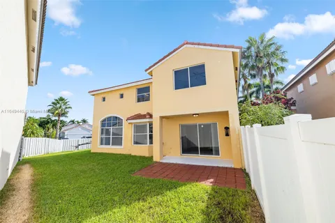 18800 NW 11th St, Pembroke Pines FL 33029