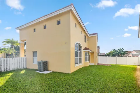 18800 NW 11th St, Pembroke Pines FL 33029