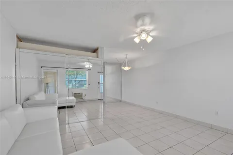 15610 NE 6th Ave # 5C, Miami FL 33162