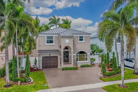 15835 NW 7th St, Pembroke Pines FL 33028