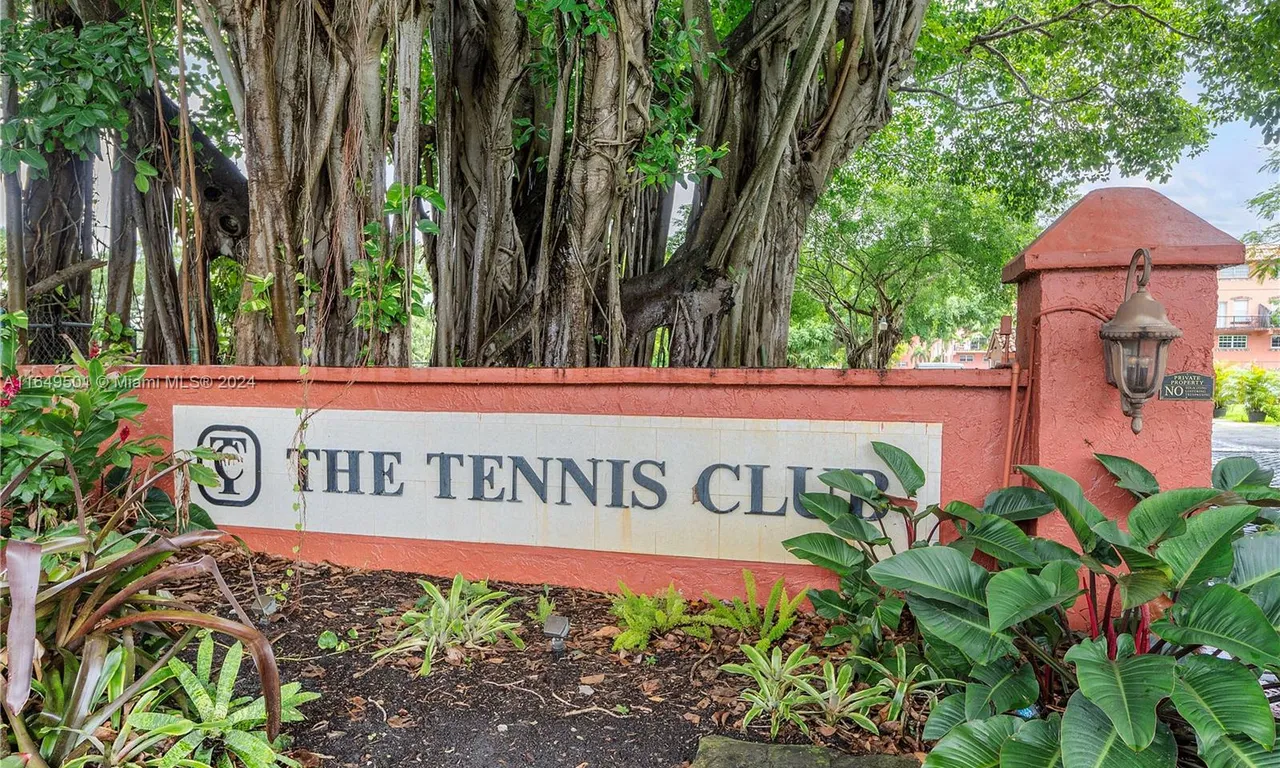 620 Tennis Club Dr # 111, Fort Lauderdale FL 33311