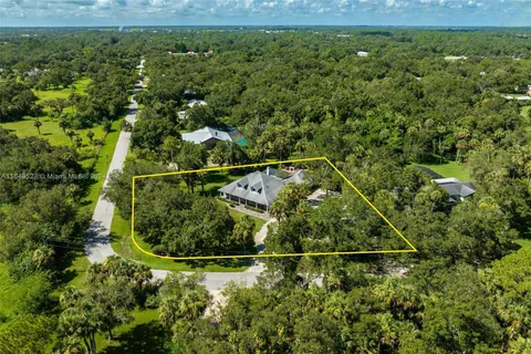 865 Fort Thompson Avenue, La Belle FL 33935