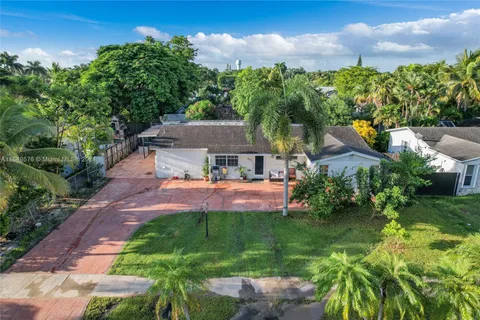 446 NW 17th Ct, Homestead FL 33030