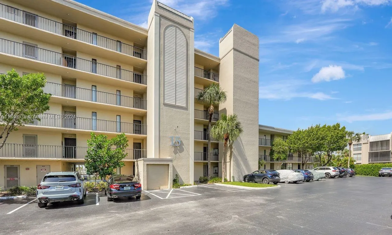 15 Royal Palm Way # 2050, Boca Raton FL 33432