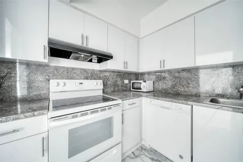 7441 Wayne Ave # 2L, Miami Beach FL 33141