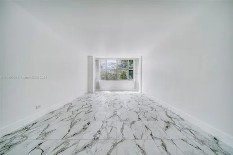 7441 Wayne Ave # 2L, Miami Beach FL 33141