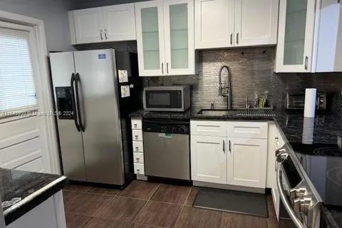 8121 SW 24th Ct # 103, Davie FL 33324