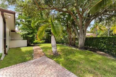 1170 S Alhambra Cir, Coral Gables FL 33146