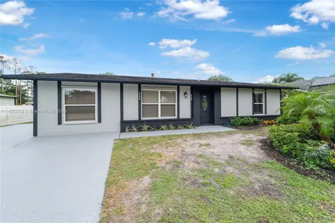 466 SW Prado Ave, Port St. Lucie FL 34983