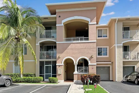 6533 Emerald Dunes Dr # 208, West Palm Beach FL 33411