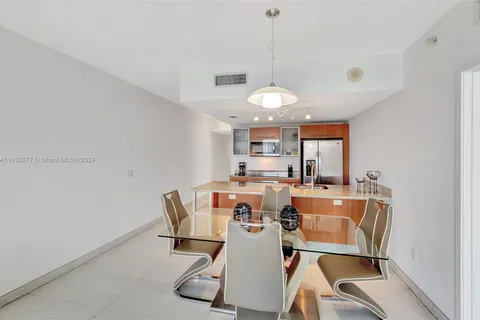 185 SW 7 ST # 3301, Miami FL 33130