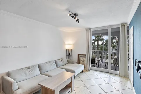 5401 Collins Ave # 129, Miami Beach FL 33140