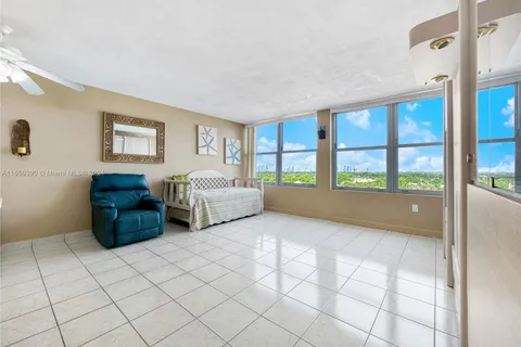 2899 Collins Ave # 1150, Miami Beach FL 33140