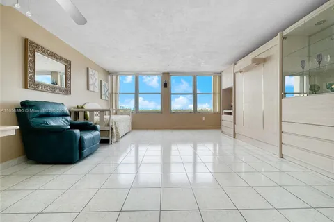 2899 Collins Ave # 1150, Miami Beach FL 33140