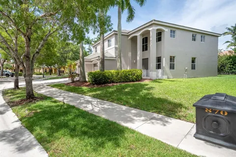 870 Nandina Dr, Weston FL 33327