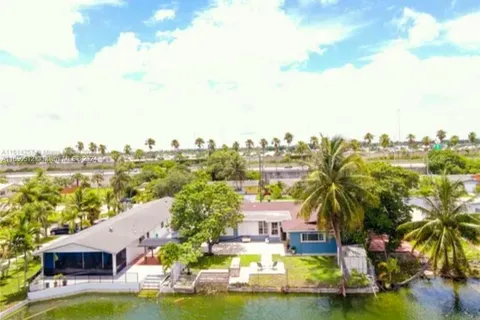 631 SW 11th Ave, Hallandale Beach FL 33009