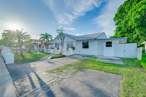 725 NW 15th Ct, Pompano Beach FL 33060