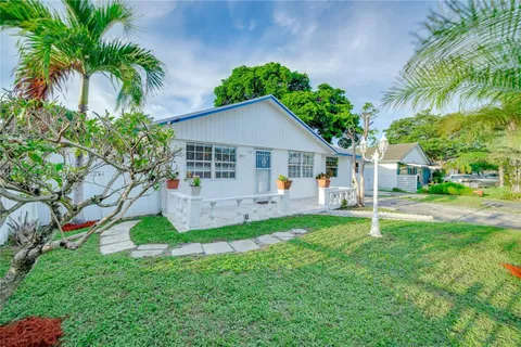 725 NW 15th Ct, Pompano Beach FL 33060