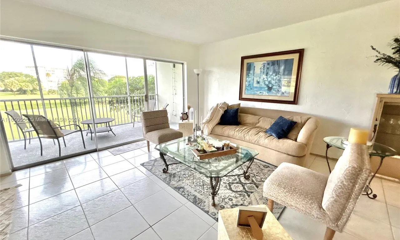 2900 N Palm Aire Dr # 210, Pompano Beach FL 33069