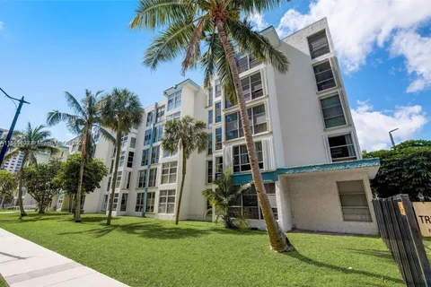 17620 Atlantic Blvd # 315, Sunny Isles Beach FL 33160