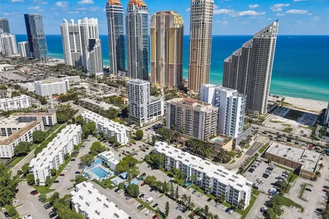 17620 Atlantic Blvd # 315, Sunny Isles Beach FL 33160