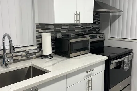 5 Eastview Ave # C, Delray Beach FL 33483