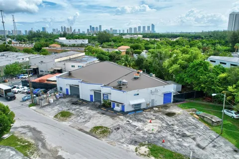 15221 NE 21st Ave, North Miami Beach FL 33162