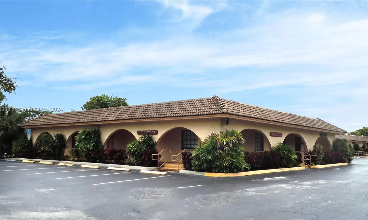 7500 NW 5th St # 112, Plantation FL 33317