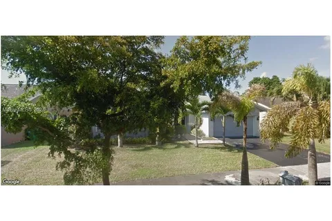 12731 SW 119th St, Miami FL 33186