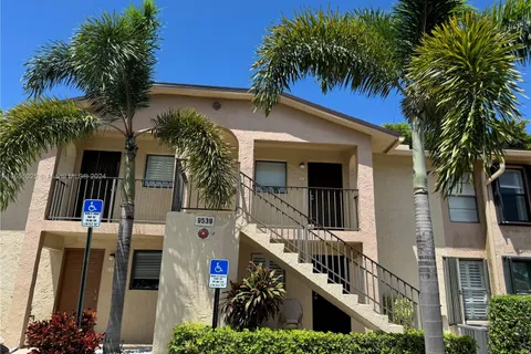 9539 Boca Cove Cir # 105, Boca Raton FL 33428