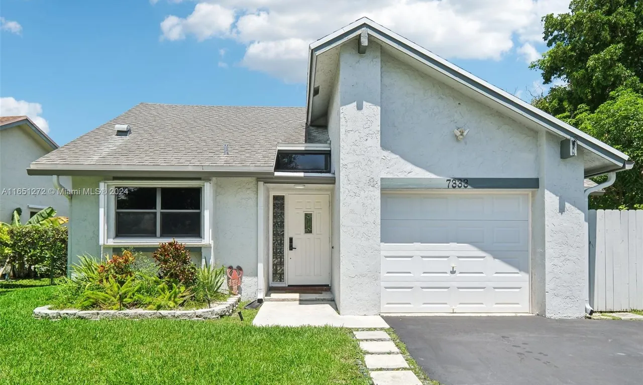 7333 NW 38th Pl, Coral Springs FL 33065