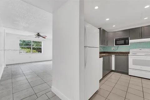 4304 NW 9th Ave # 2H, Deerfield Beach FL 33064