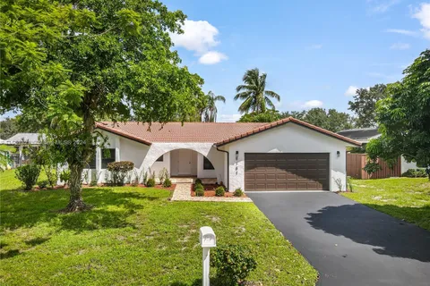 8151 NW 2nd Mnr, Coral Springs FL 33071