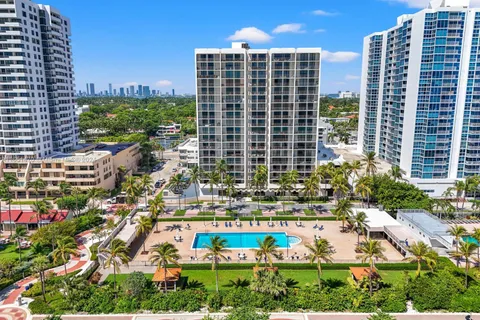 2625 Collins Ave # 309, Miami Beach FL 33140