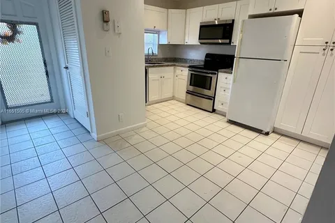 8940 S Hollybrook Blvd # 307, Pembroke Pines FL 33025