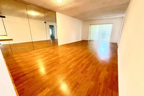 8940 S Hollybrook Blvd # 307, Pembroke Pines FL 33025