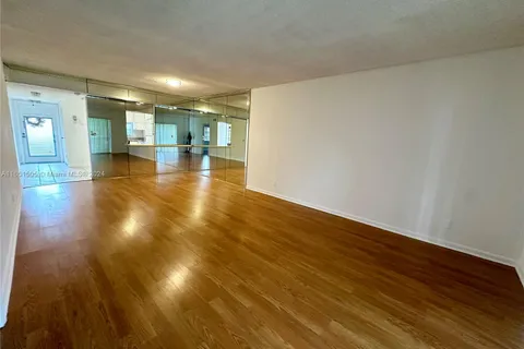 8940 S Hollybrook Blvd # 307, Pembroke Pines FL 33025