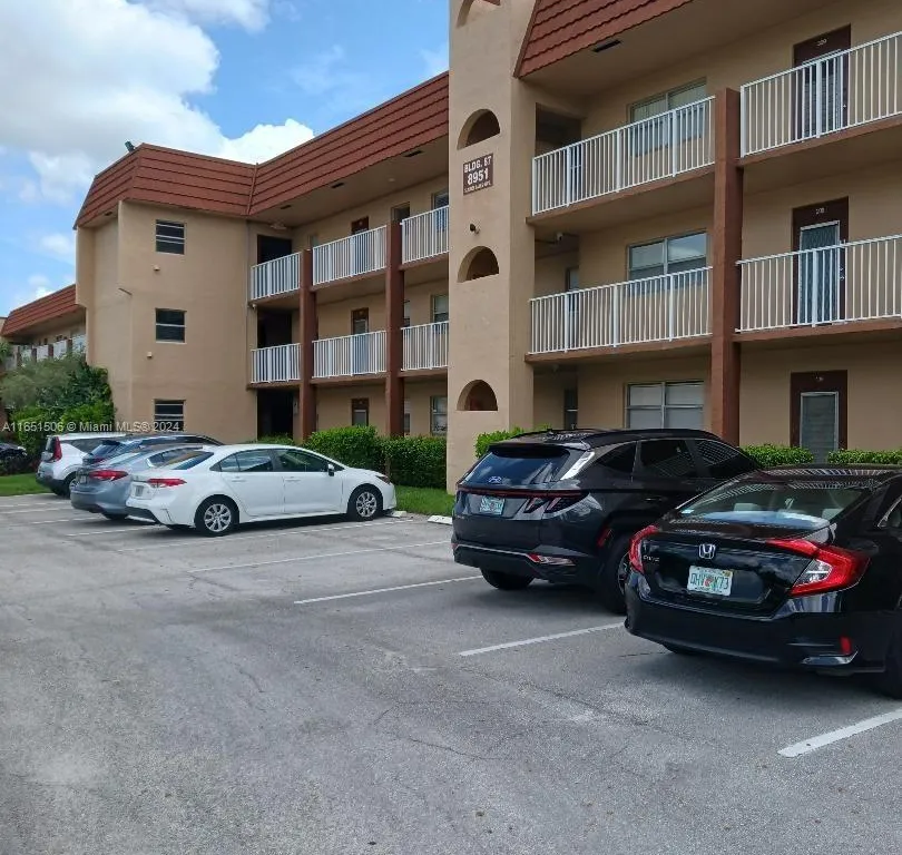 8951 Sunrise Lakes Blvd. # 311, Sunrise FL 33322