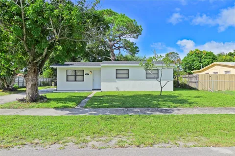 3031 NW 210th Ter, Miami Gardens FL 33056