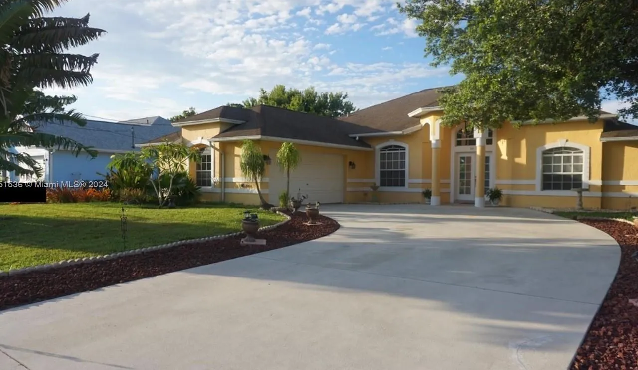 544 SE Nome Dr, Port St. Lucie FL 34984