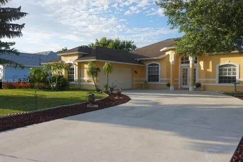 544 SE Nome Dr, Port St. Lucie FL 34984