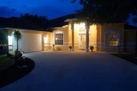 544 SE Nome Dr, Port St. Lucie FL 34984