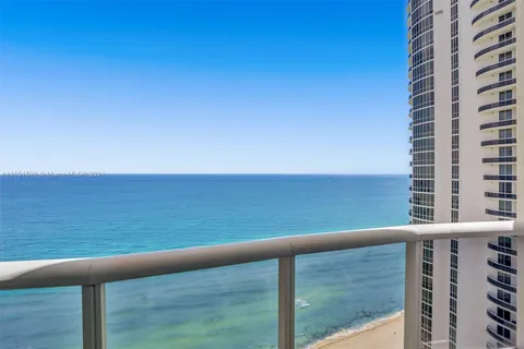 16001 Collins Ave # 2806, Sunny Isles Beach FL 33160