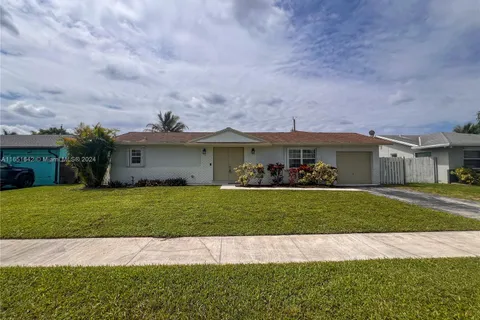 8620 NW 46th St, Lauderhill FL 33351