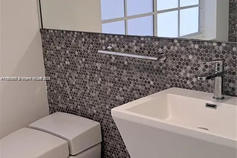 846 Michigan Ave # 101, Miami Beach FL 33139