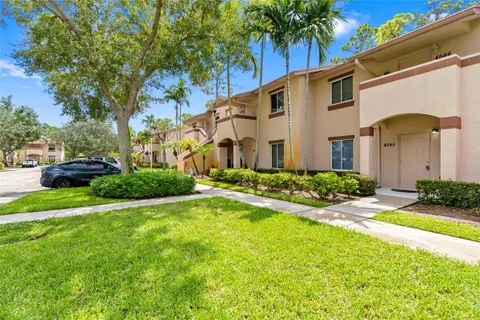 4545 Oak Terrace Dr # 4545, Green Acres FL 33463