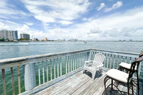 2130 Bay Dr # 2, Miami Beach FL 33141