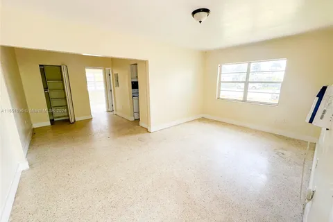 2130 Bay Dr # 2, Miami Beach FL 33141
