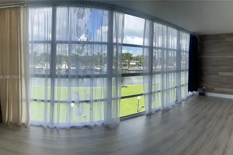 601 Three Islands Blvd # 306, Hallandale Beach FL 33009