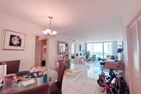 5700 Collins Ave # 8B, Miami Beach FL 33140